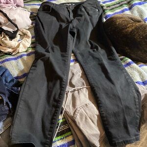 Tommy Bahama Boracay Beach az 8 ankle pants 5 pockets. 28” legs feels like chino